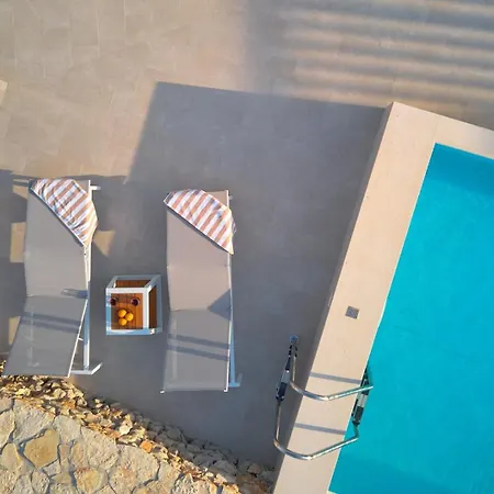 New Luxury Familija - Pool, Seafront, Ideal For 8 Persons