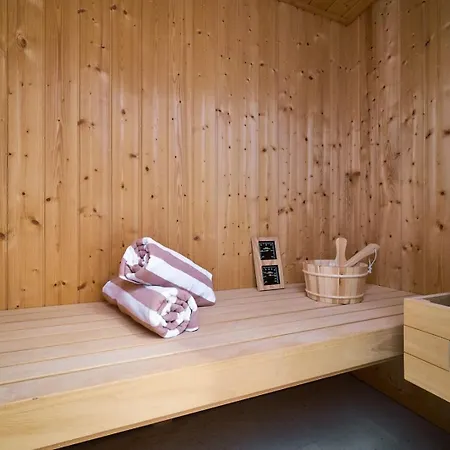 New Luxury Familija - Pool, Seafront, Ideal For 8 Persons * Splitska