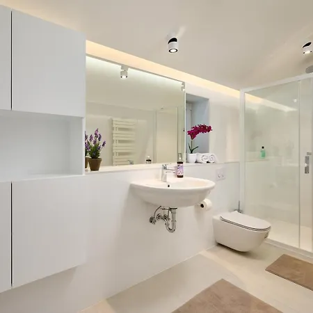 New Luxury Familija - Pool, Seafront, Ideal For 8 Persons *