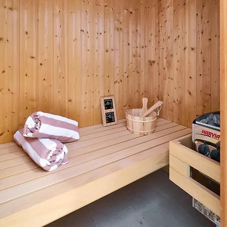 New Luxury Familija - Pool, Seafront, Ideal For 8 Persons Splitska