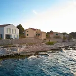 Luxury Seafront Villa Familija Splitska With Pool On Brac 别墅 斯普利特卡