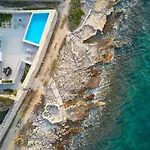 别墅 Luxury Seafront Villa Familija Splitska With Pool On Brac *