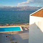 别墅 Luxury Seafront Villa Familija Splitska With Pool On Brac