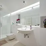 Luxury Seafront Villa Familija Splitska With Pool On Brac 别墅