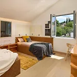 Luxury Seafront Villa Familija Splitska With Pool On Brac 别墅