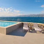 别墅 Luxury Seafront Villa Familija Splitska With Pool On Brac 斯普利特卡