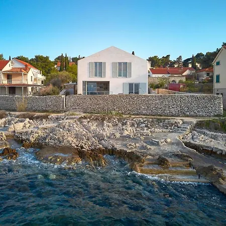 Luxury Seafront Familija With Pool On Brac Villa