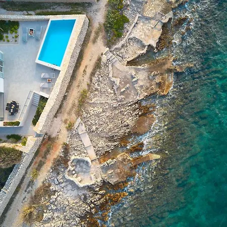 Villa Luxury Seafront Familija With Pool On Brac *