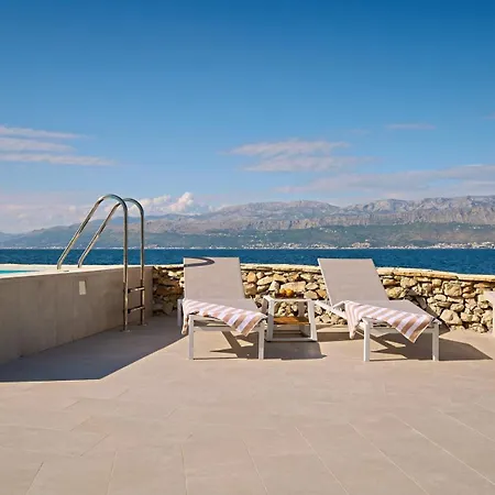 Luxury Seafront Villa Familija Splitska With Pool On Brac *