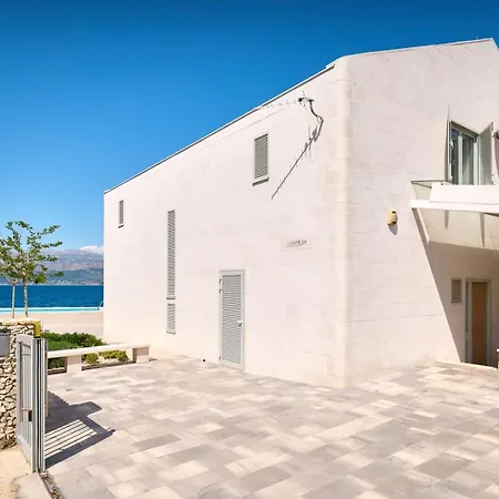 Luxury Seafront Villa Familija Splitska With Pool On Brac 别墅 *