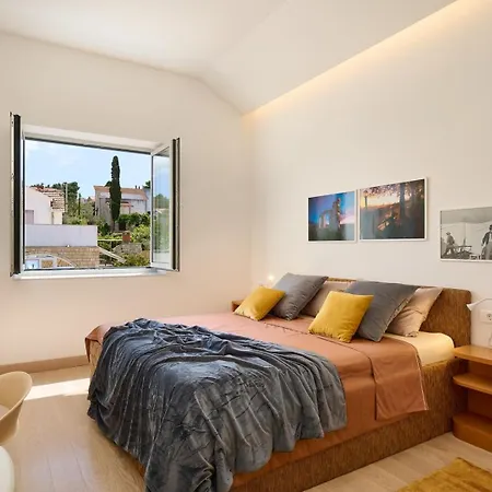 Luxury Seafront Familija With Pool On Brac Villa *
