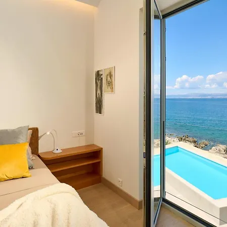 Luxury Seafront Familija With Pool On Brac