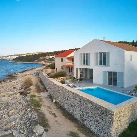Luxury Seafront Familija With Pool On Brac Villa *