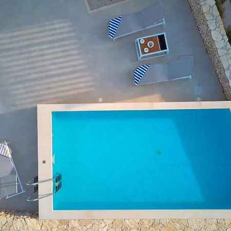 Villa Luxury Seafront Familija With Pool On Brac